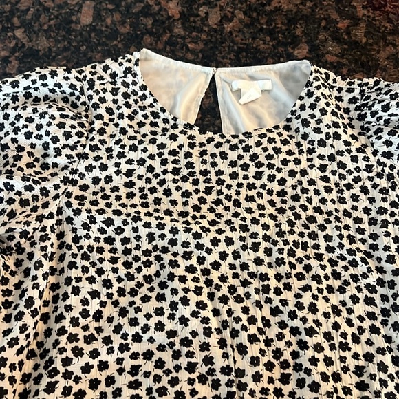 H&M black and cream, floral dress size medium - Picture 3 of 5